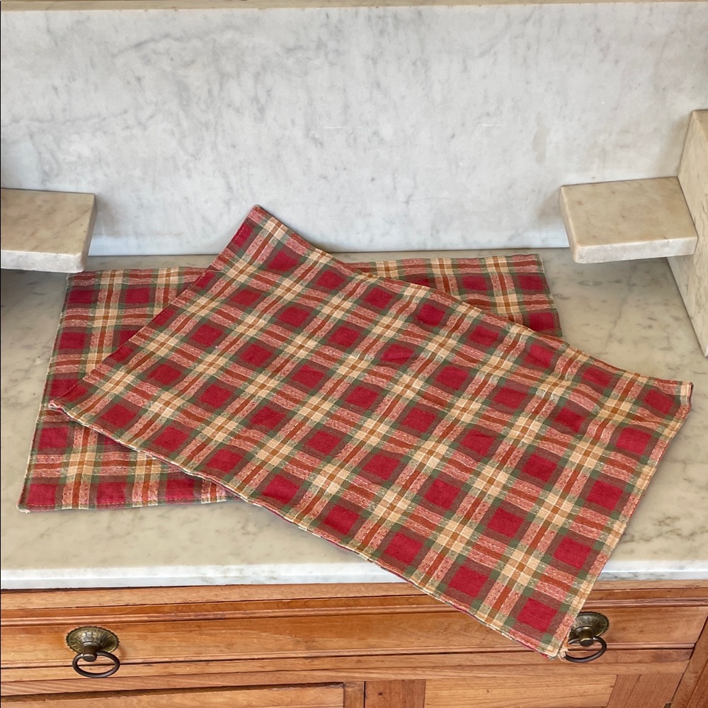 LONGABERGER Orchard Park Plaid Festive Red and Green Place Mats (2)